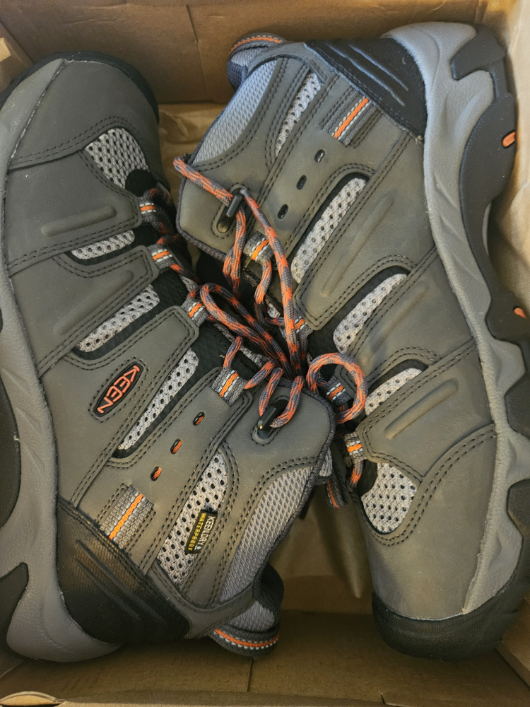 KEEN Hiking Boots - photo 2