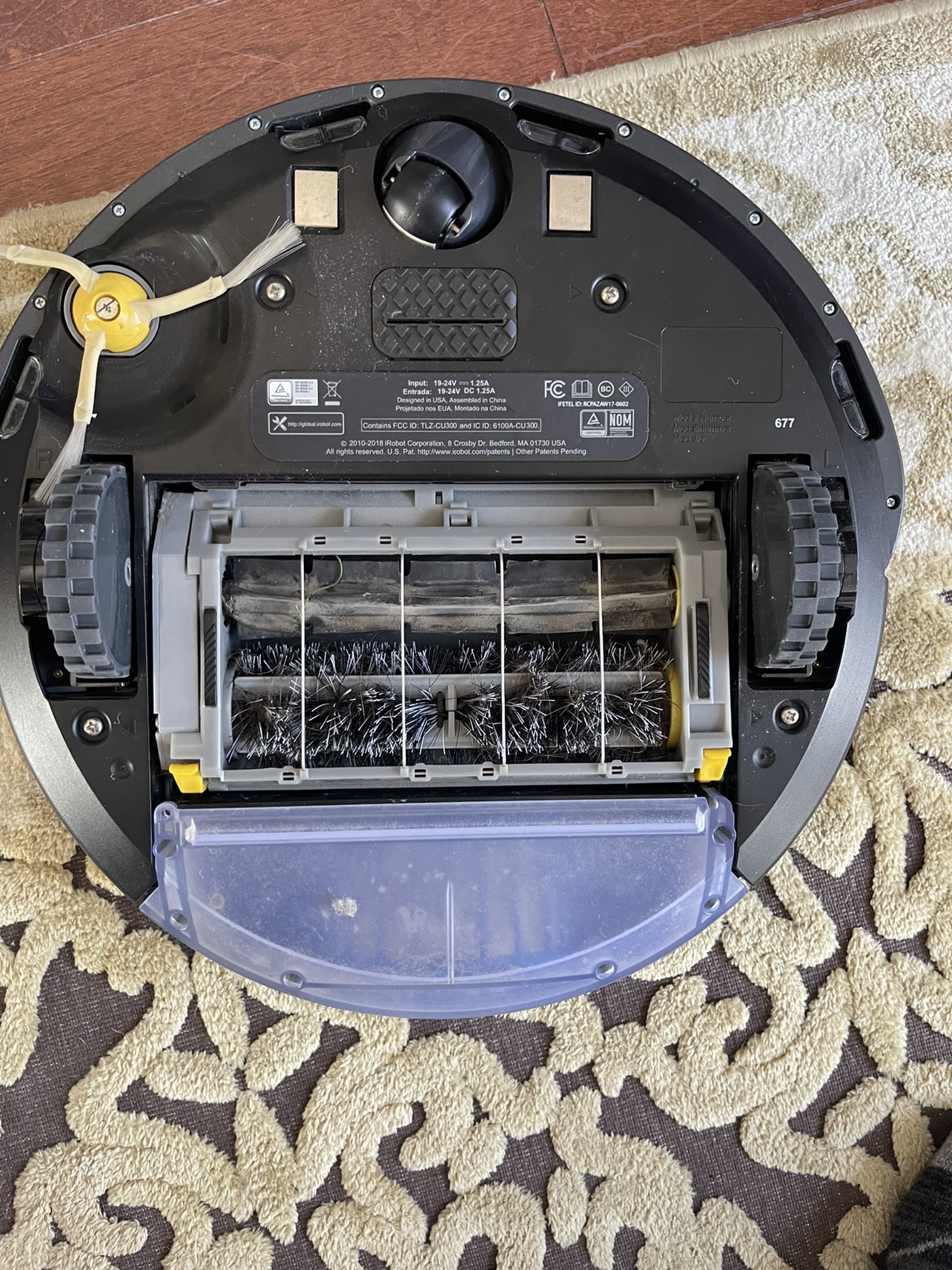iRobot Roomba Vacuum - photo 2