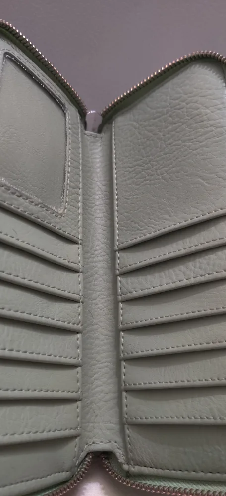 Matt & Nat Wallet image indicator(8)