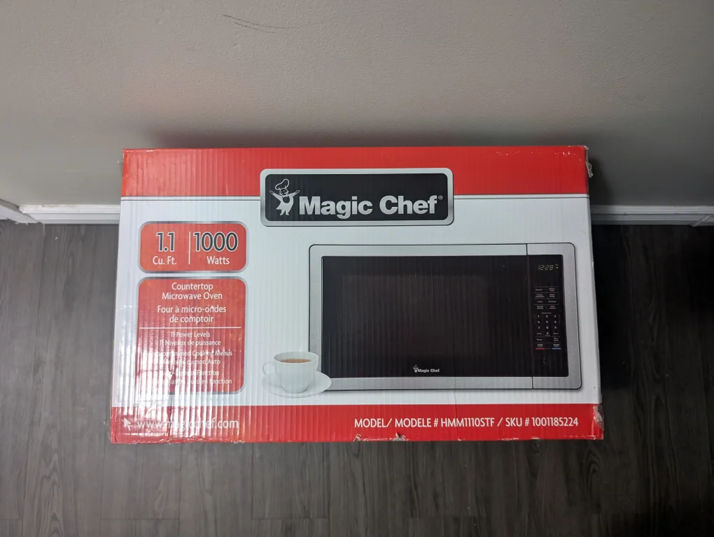 Magic Chef 1.1 Cu. Ft. Countertop Microwave Oven thumbnail