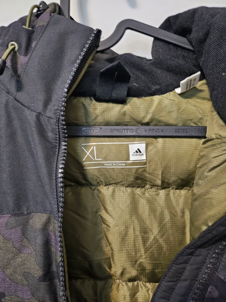 Adidas Men's Camo Puffer Jacket Size XL image indicator(2)