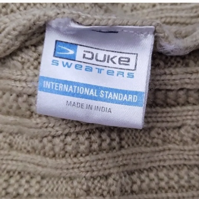 Women's knitted vest & cardigan image indicator(7)