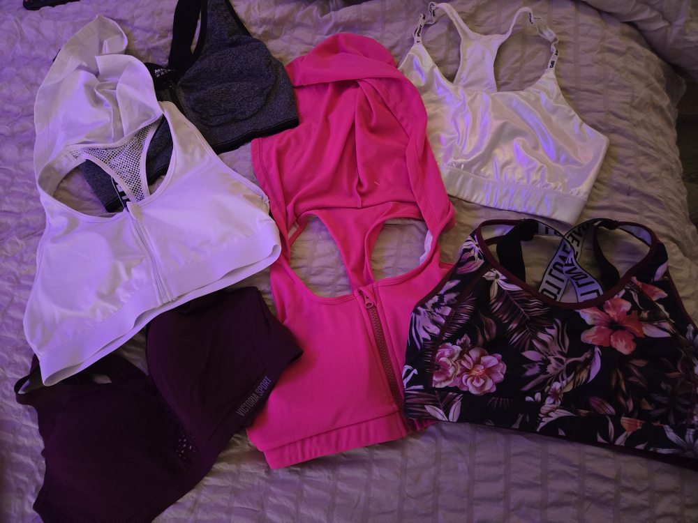 7 Sports Bras - Various Sizes and Colours - photo 2