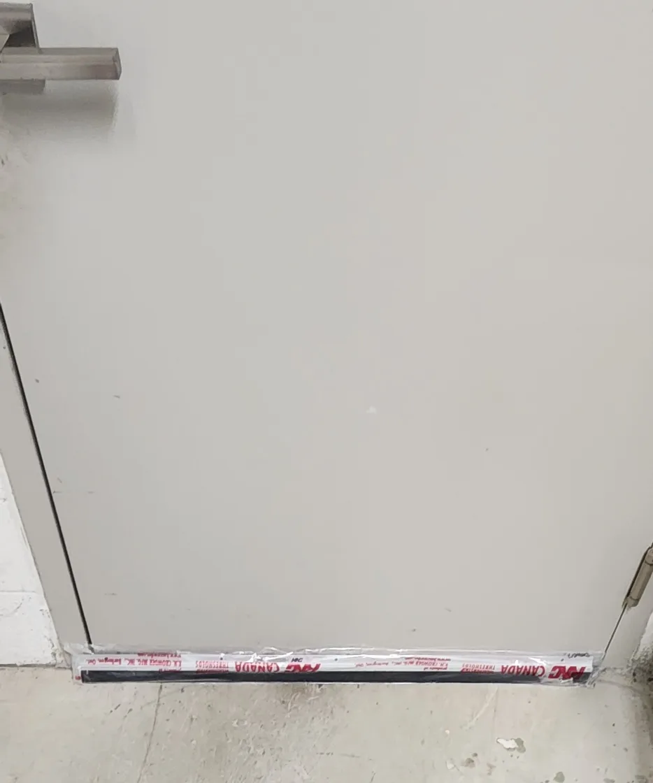 10 x  KCC CANADA Door Sweep image indicator(3)