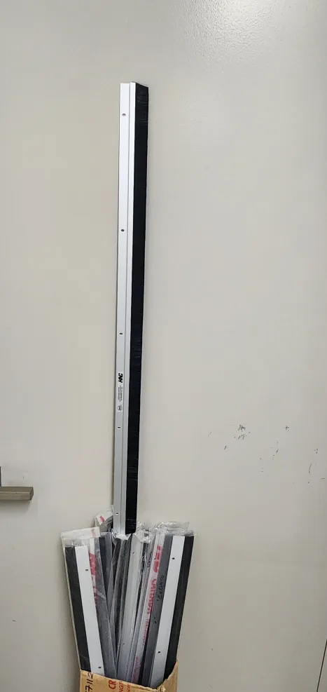 10 x  KCC CANADA Door Sweep image indicator(6)