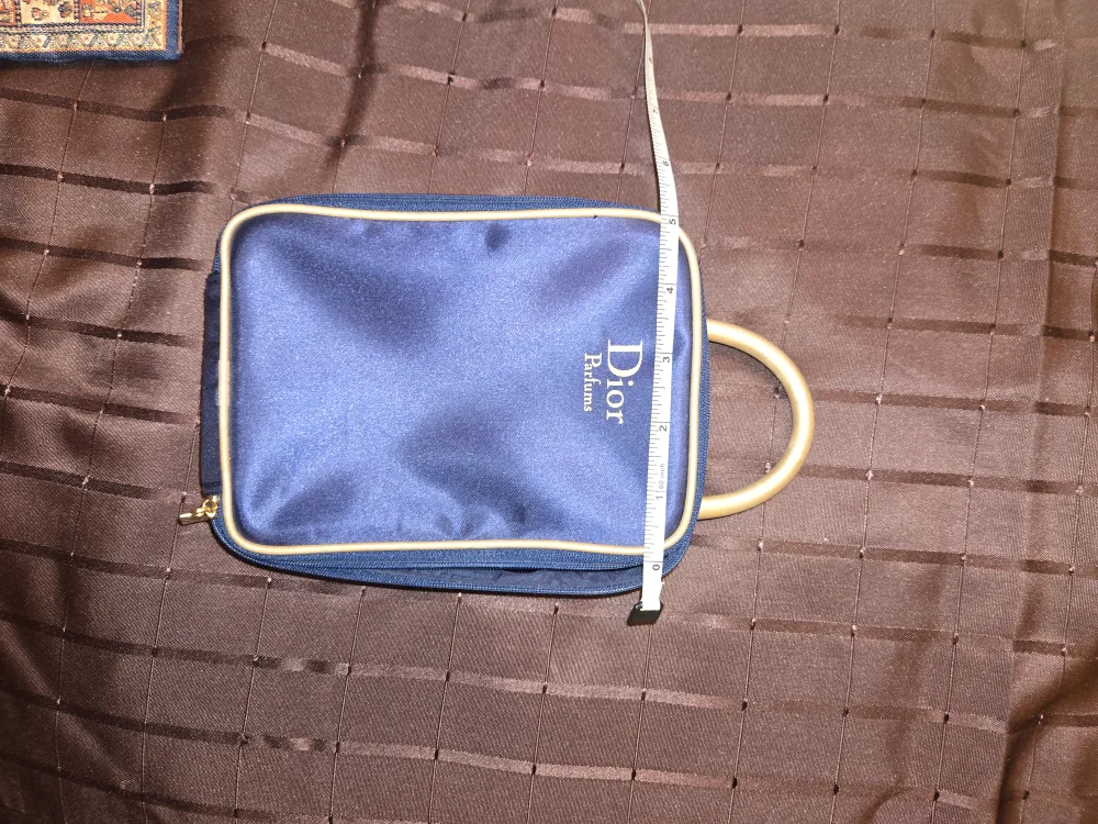 Dior Parfums /Makeup Bag image indicator(5)