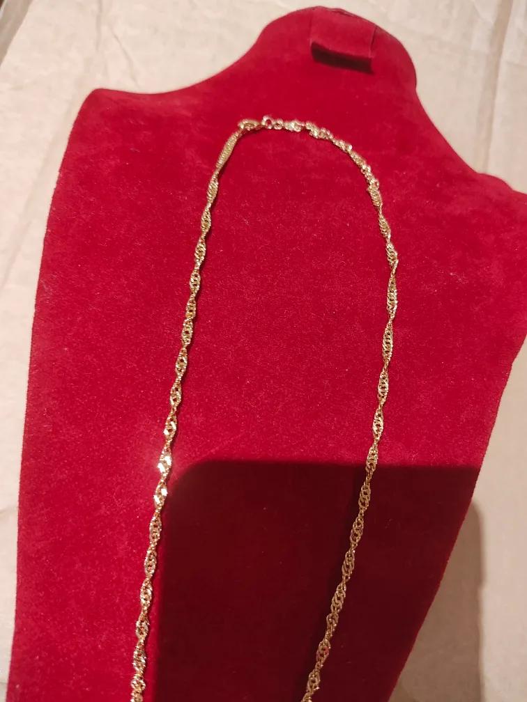 Non Tarnish Twist Rose Gold Chain Necklace image indicator(3)