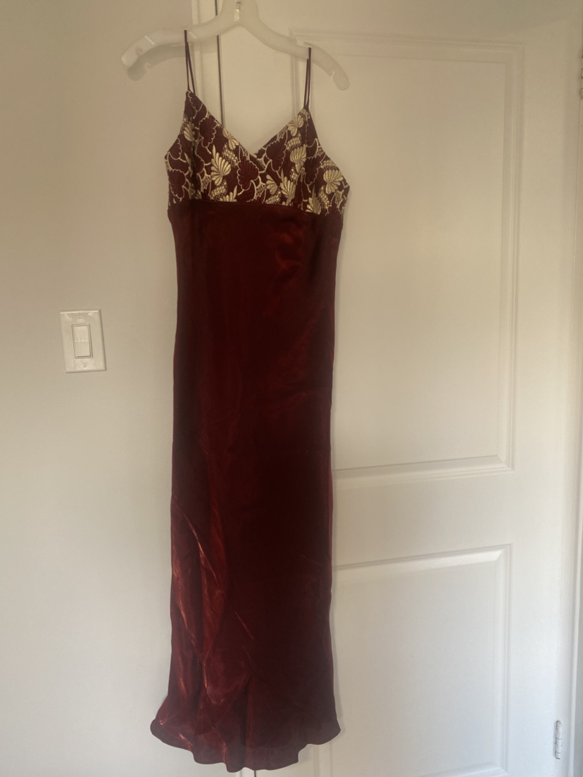 Dark Red shimmering Evening Gown - photo 2