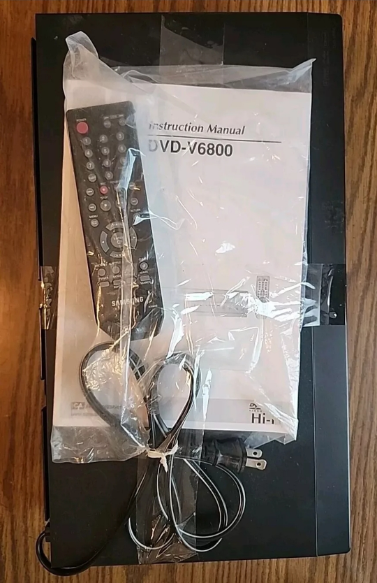 Samsung DVD-V6800 DVD/VHS Combo Player - photo 4
