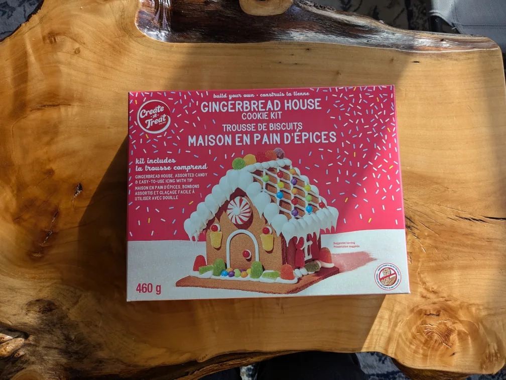 Build Your Own Gingerbread House Kit #freecycle thumbnail