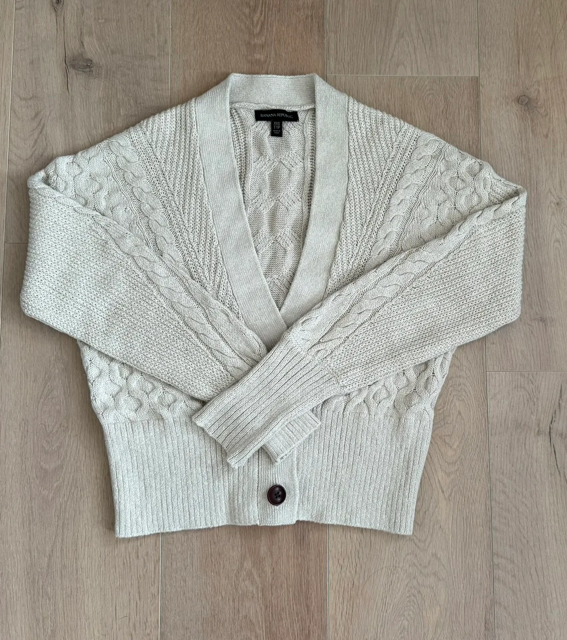 New! Banana republic beige twist cardigan image indicator(3)