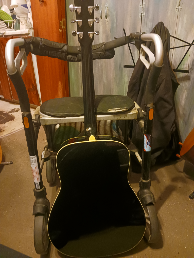 yamaha acoustic guitar - photo 2