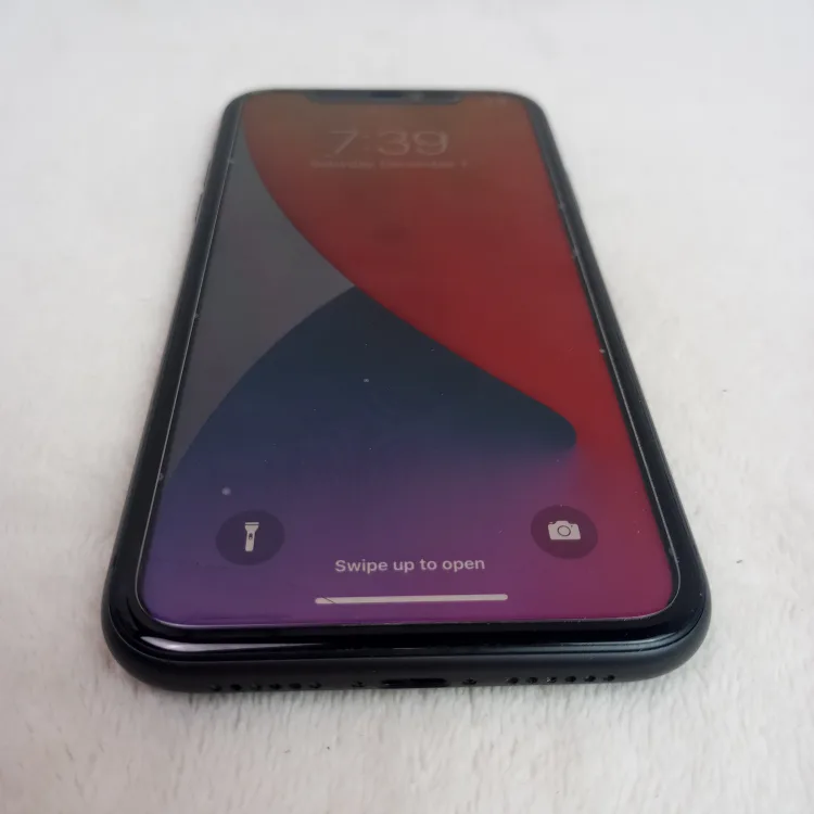 iPhone 11 64GB Black 95% Battery (Great Condition) image indicator(2)