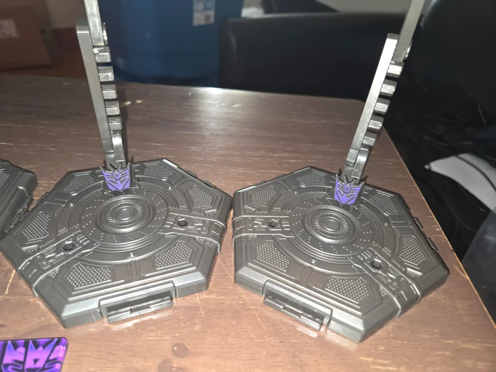 Yolopark Optimus Prime, Nemesis Prime, Megatron and Starscream image indicator(8)