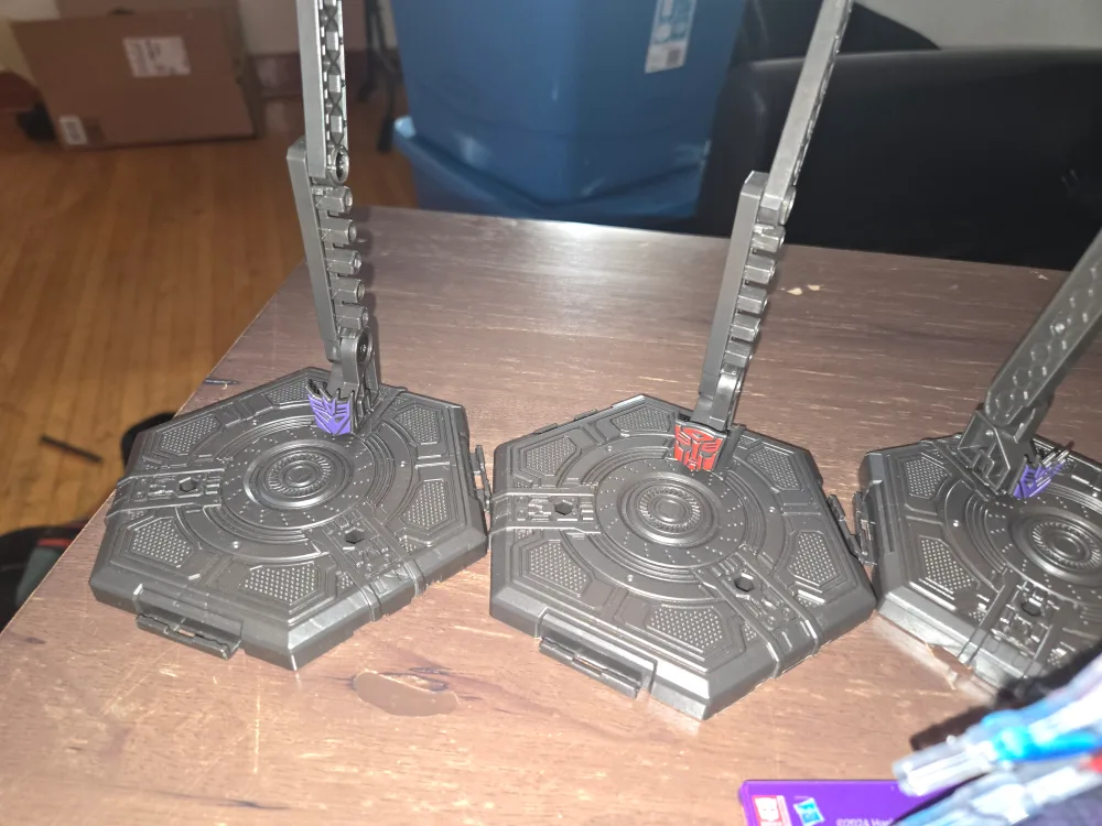 Yolopark Optimus Prime, Nemesis Prime, Megatron and Starscream image indicator(9)