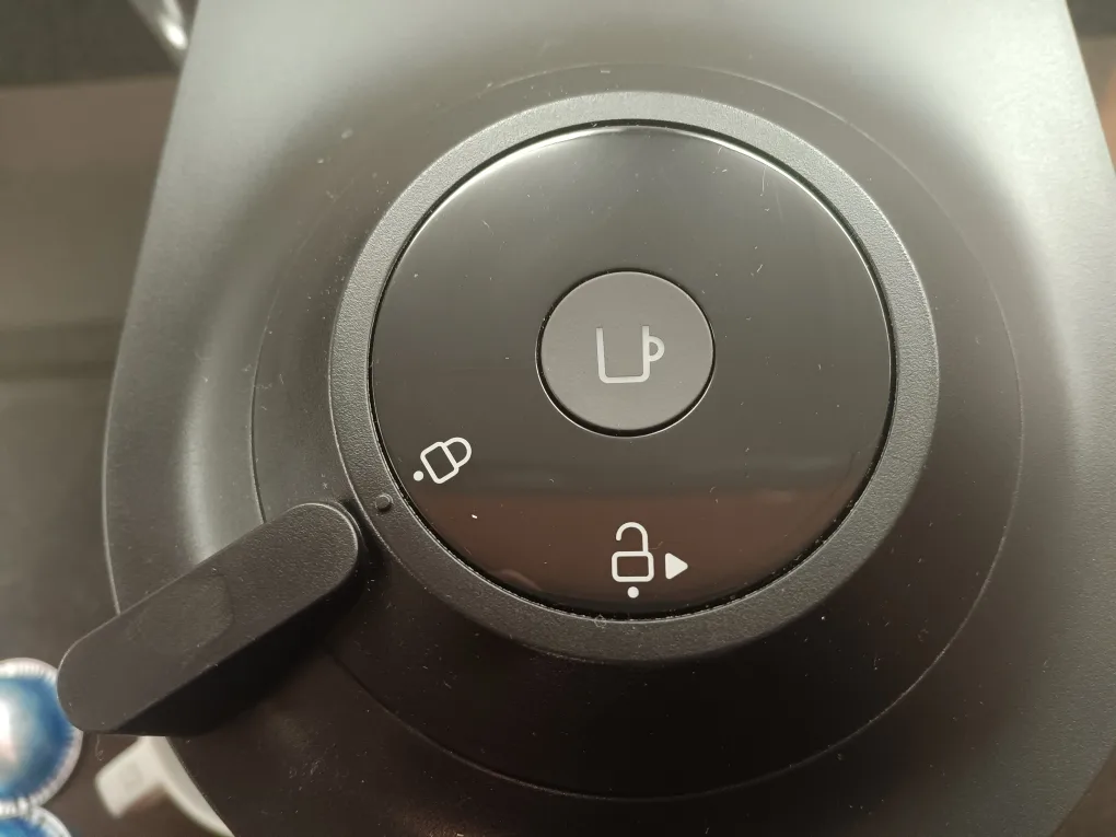 Nespresso Essenza Mini Coffee Machine image indicator(2)