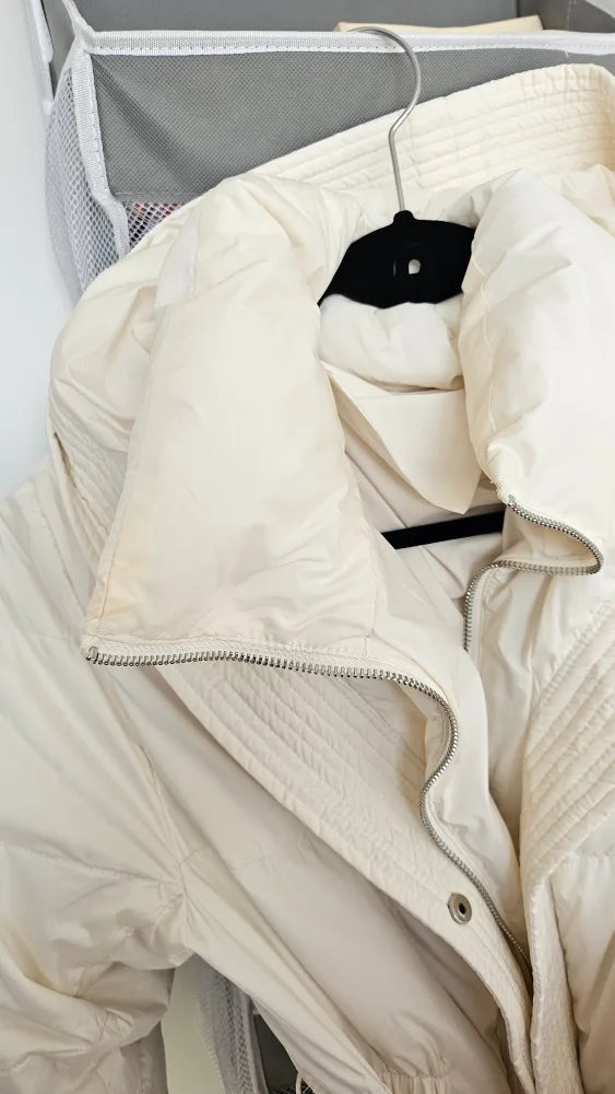 White Long Puffer Jacket image indicator(4)