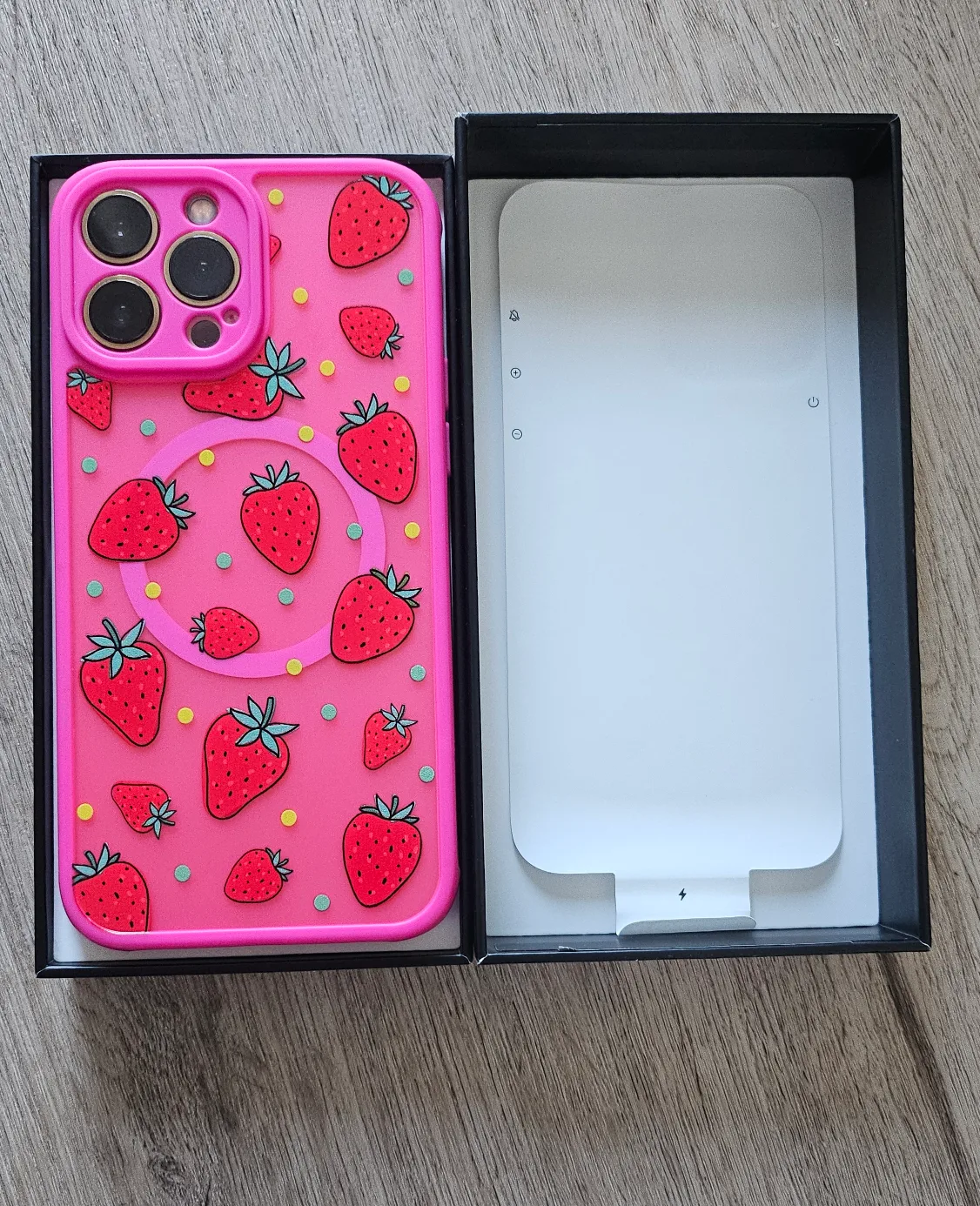 iPhone 13 Pro Max - 128GB - Gold image indicator(4)