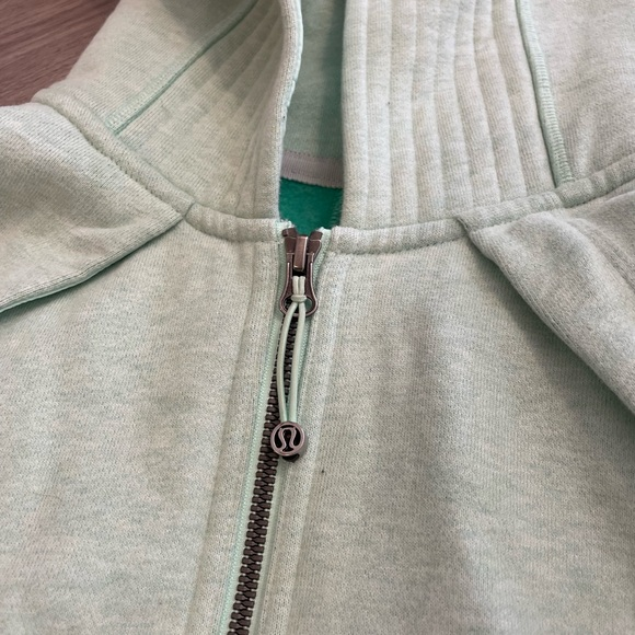 Lululemon light mint Green Zip Up Hoodie size 6 - photo 3