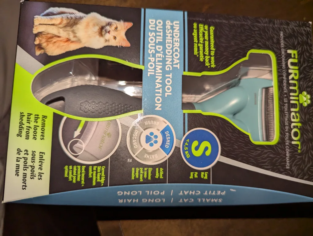 Furminator Undercoat Deshedding Tool for Small Cats image indicator(2)