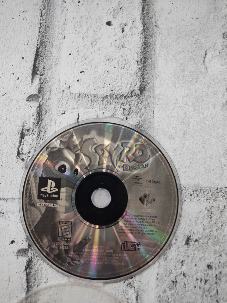 Spyro the Dragon PS1 disc w/plastic disc case. - photo 2