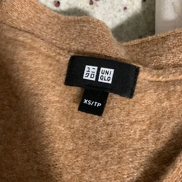 DAMAGED - wool sweater image indicator(2)