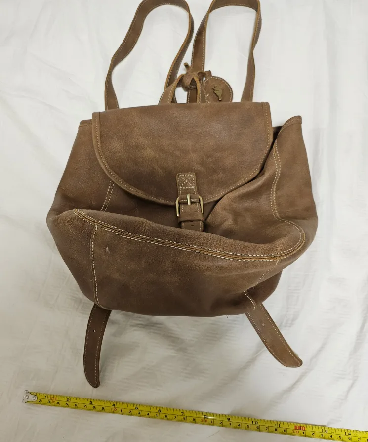 roots leather backpack image indicator(4)