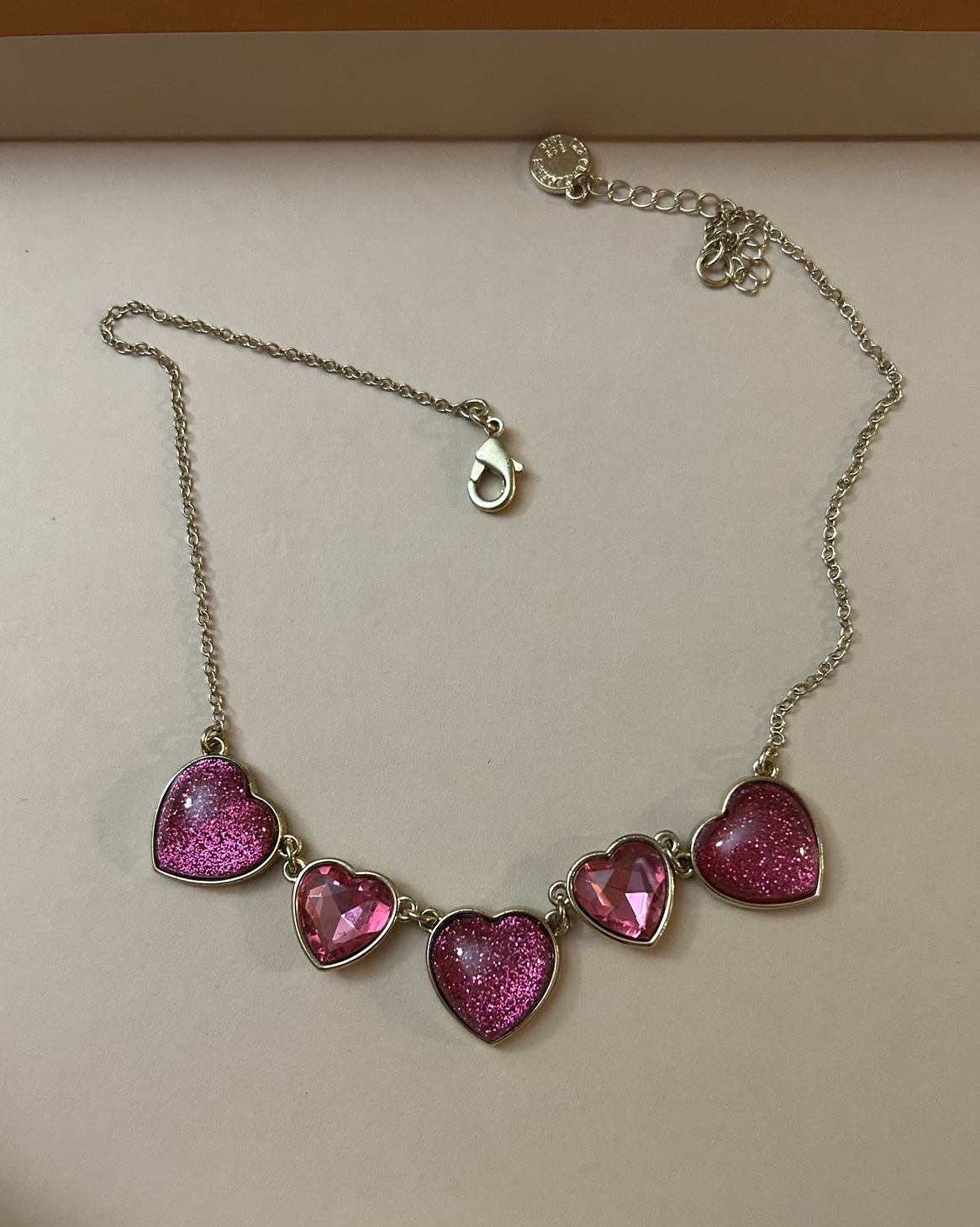 Pink hearts necklace (new)