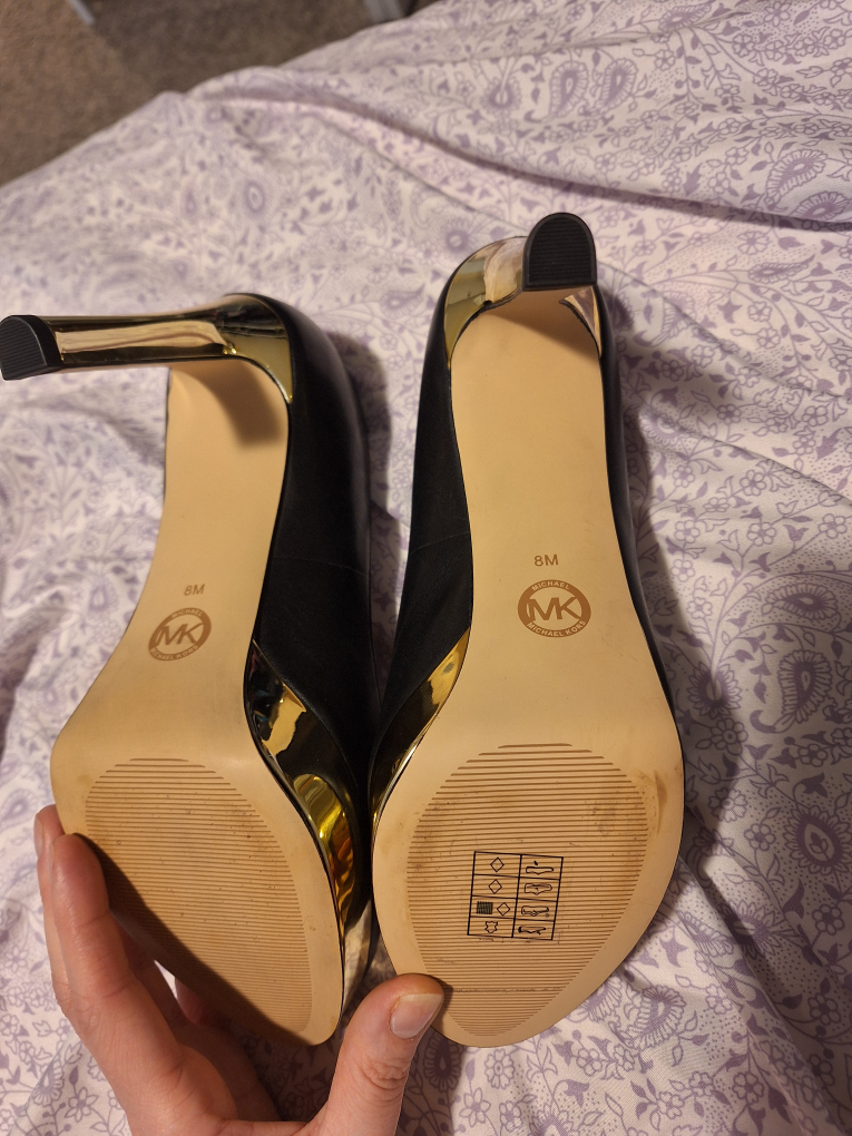 Brand New Michael Kors Black & Gold Platform Heels - photo 4
