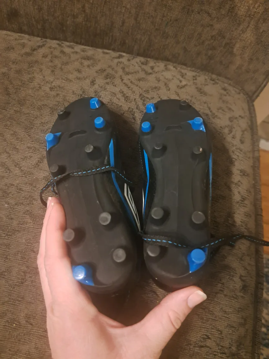 Umbro Kids Soccer Cleats Size 12 Toddler image indicator(2)