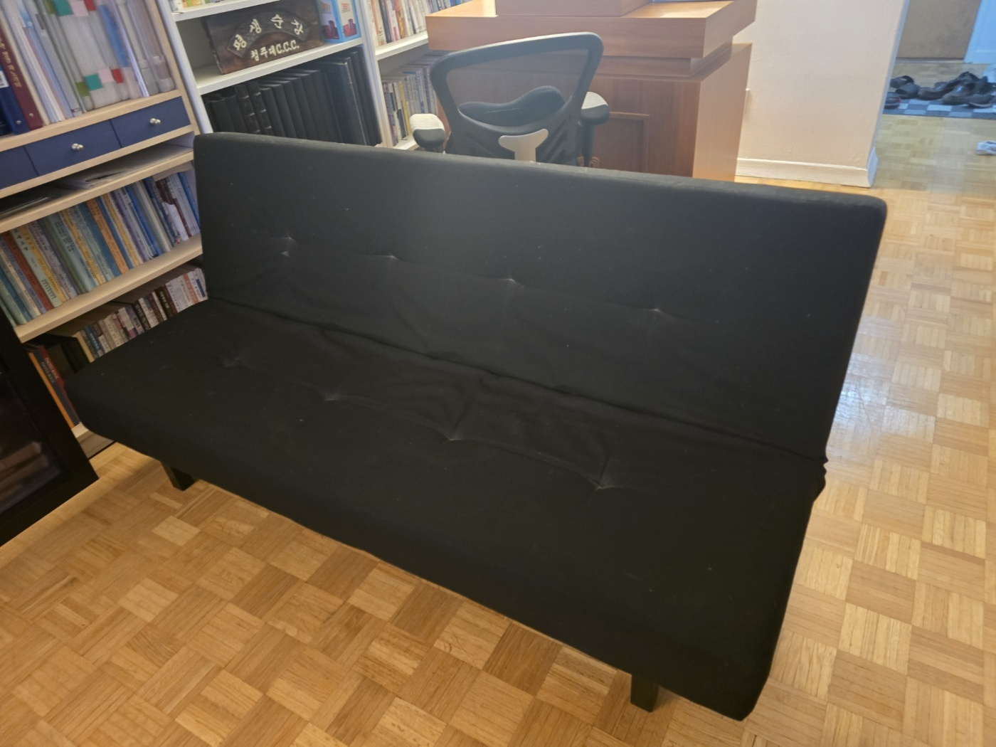 Black Futon Couch sofabed - photo 2