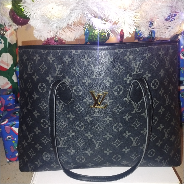Louis Vuitton Tote Bag - photo 2