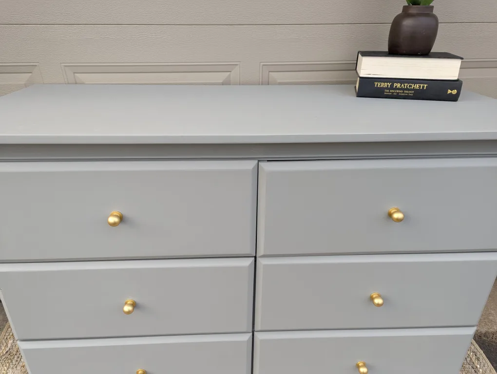 Six Drawer Dresser image indicator(2)