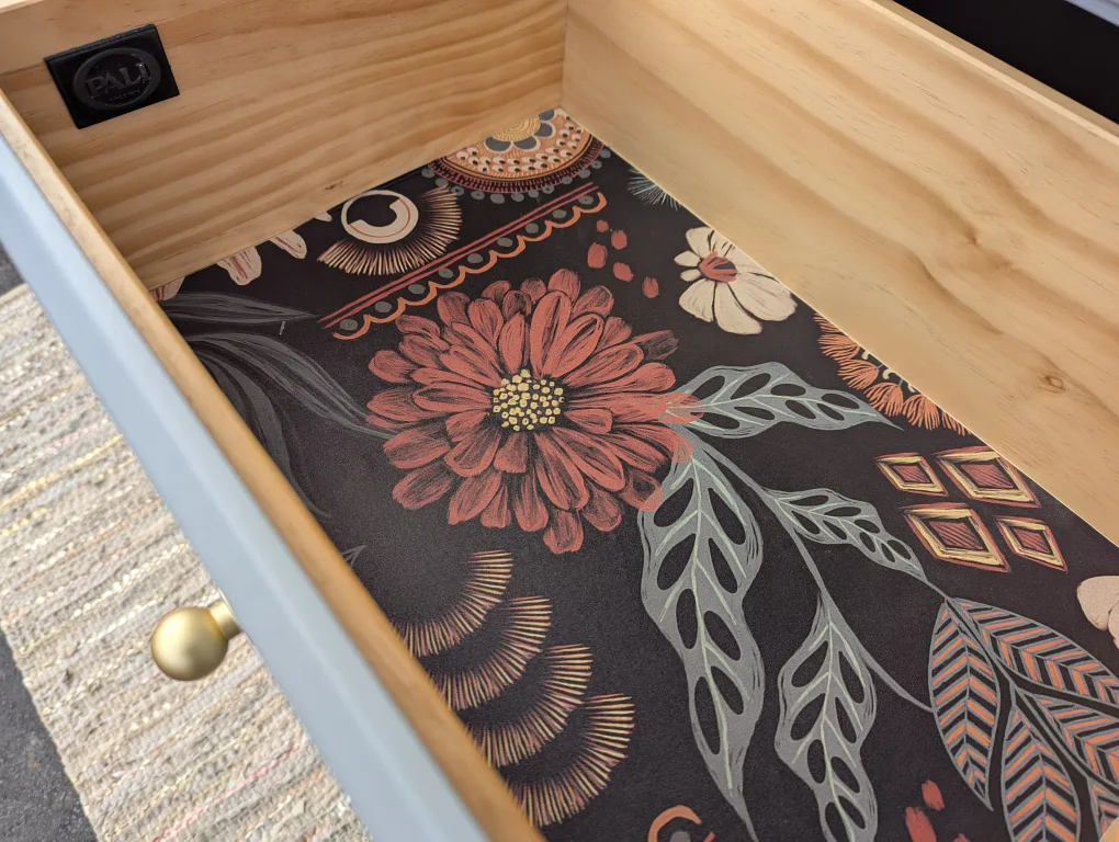 Six Drawer Dresser image indicator(7)