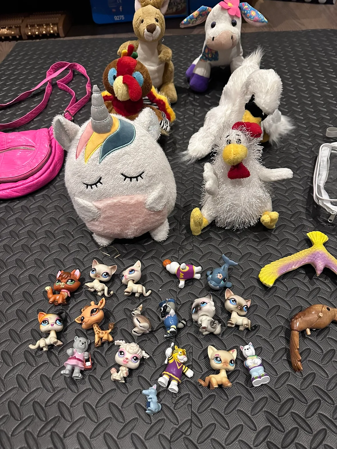 Free kids stuffy and toys thumbnail