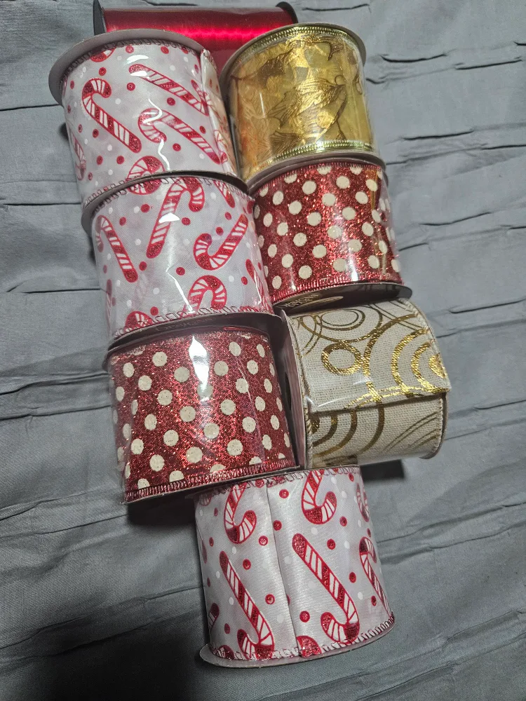 8 Rolls of Christmas Ribbon image indicator(2)