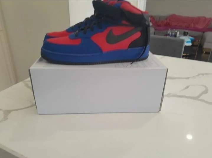 Nike Air Force 1 Mid image indicator(3)