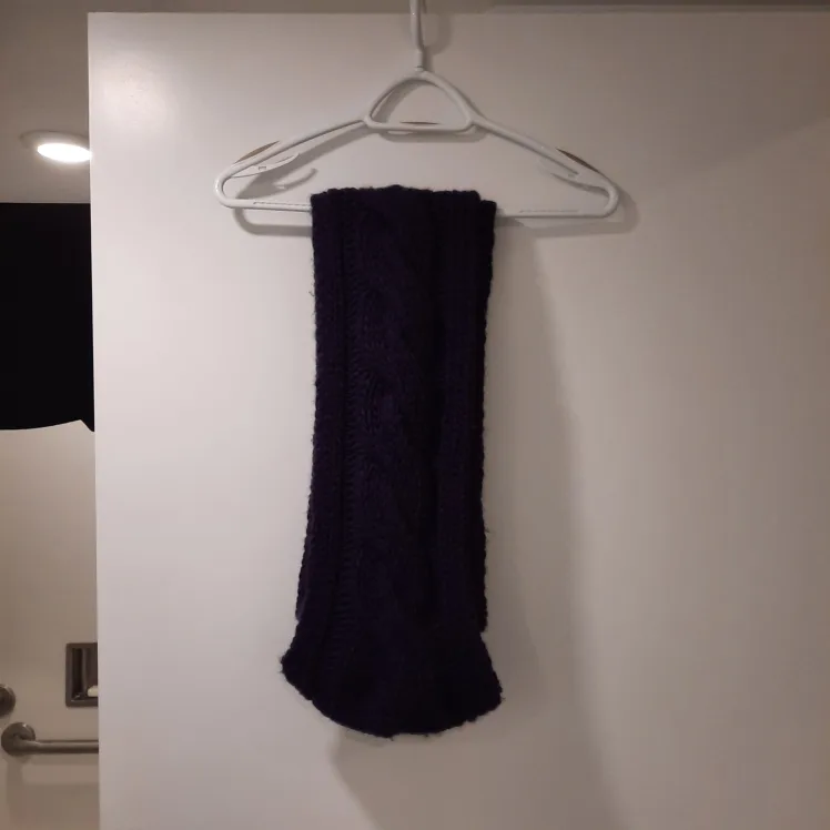 HOLT RENFREW - Circular Scarf image indicator(3)