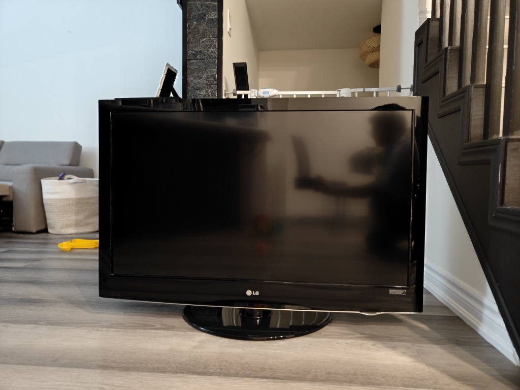 LG LCD TV - photo 2