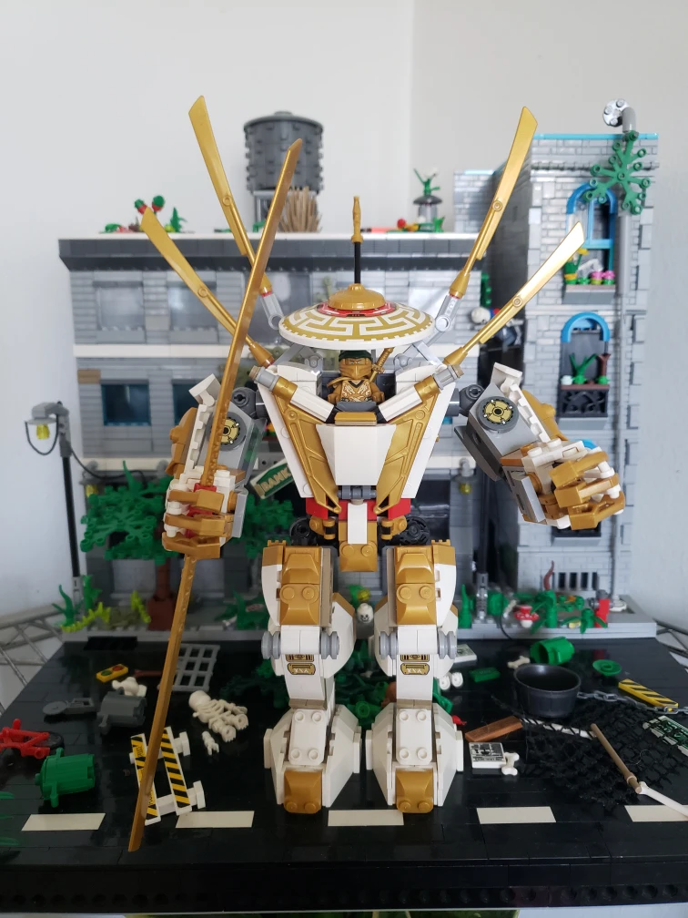 LEGO Ninjago Golden Mech 71702 - photo 2