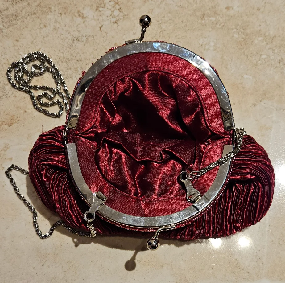 Burgundy Beaded Clutch Purse image indicator(5)