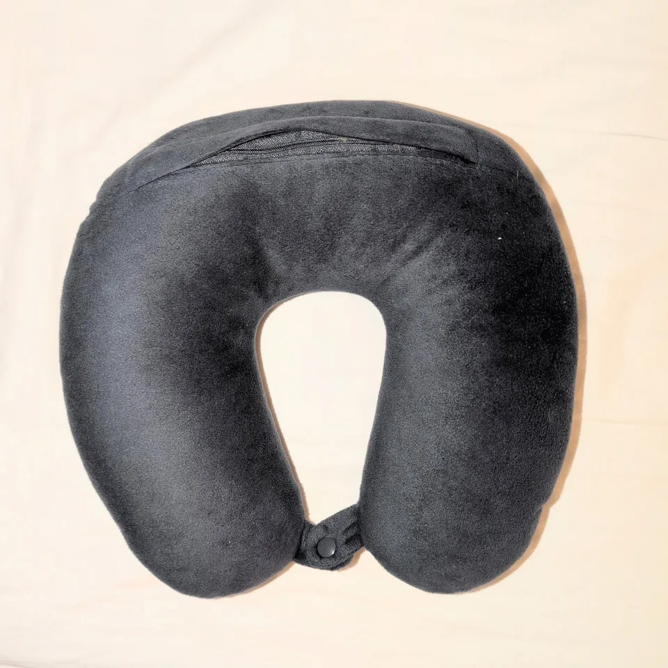 Black Travel Neck Pillow image indicator(2)