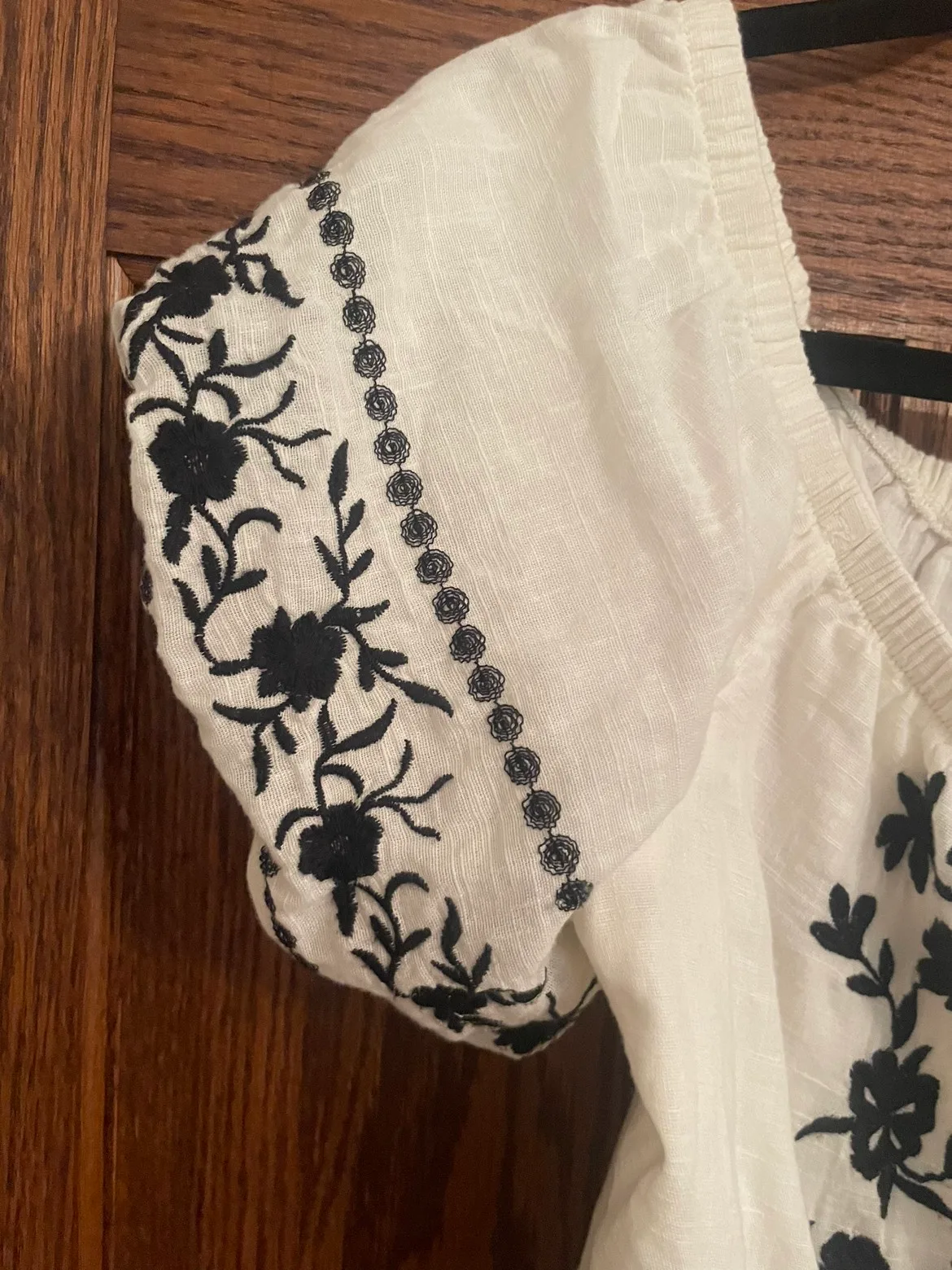 Off the shoulder top image indicator(5)