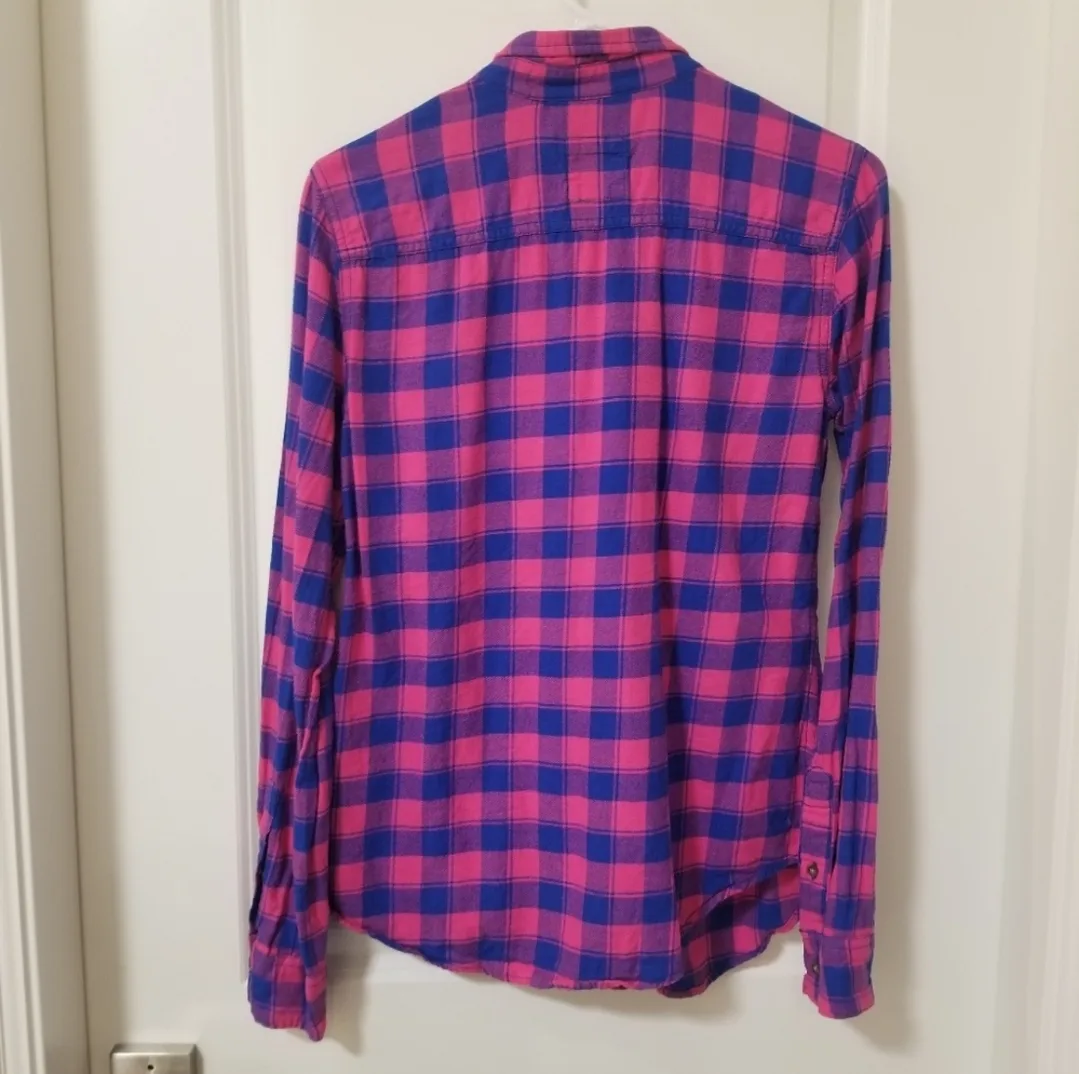 Hollister Flannel image indicator(2)