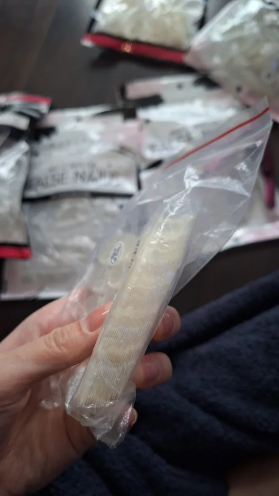 Press-on Nails bundle image indicator(4)