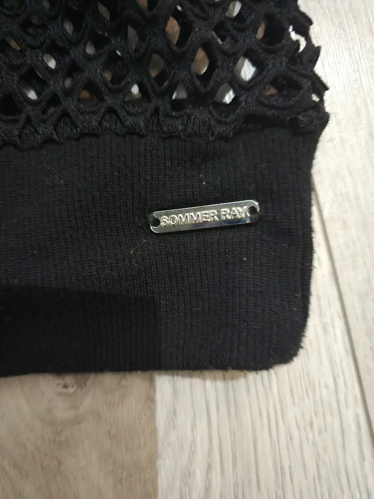 Cropped Mesh Sweaters & Windbreaker image indicator(3)