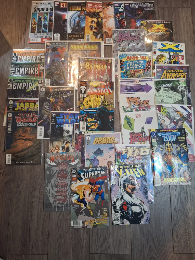Large Comic Book Lot image indicator(4)