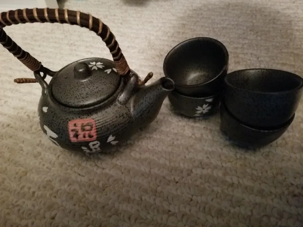 Japanese Tea Set with Teapot and Cups thumbnail