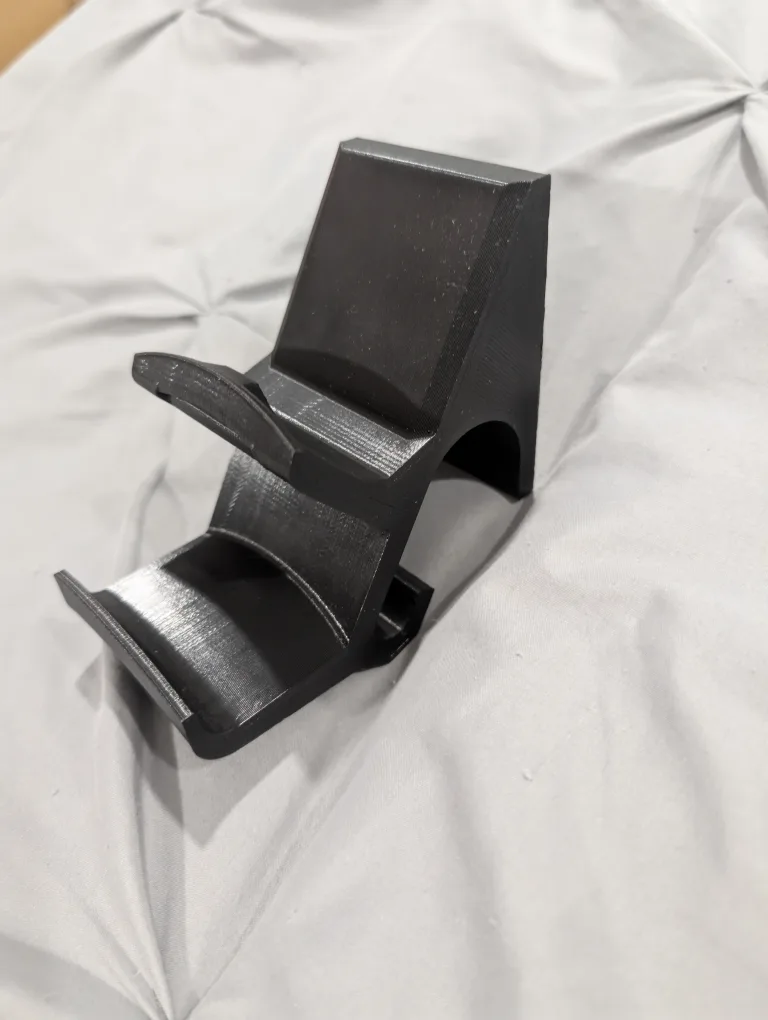 3D Printed Wall Mount for PS5 Controller And Headset image indicator(2)