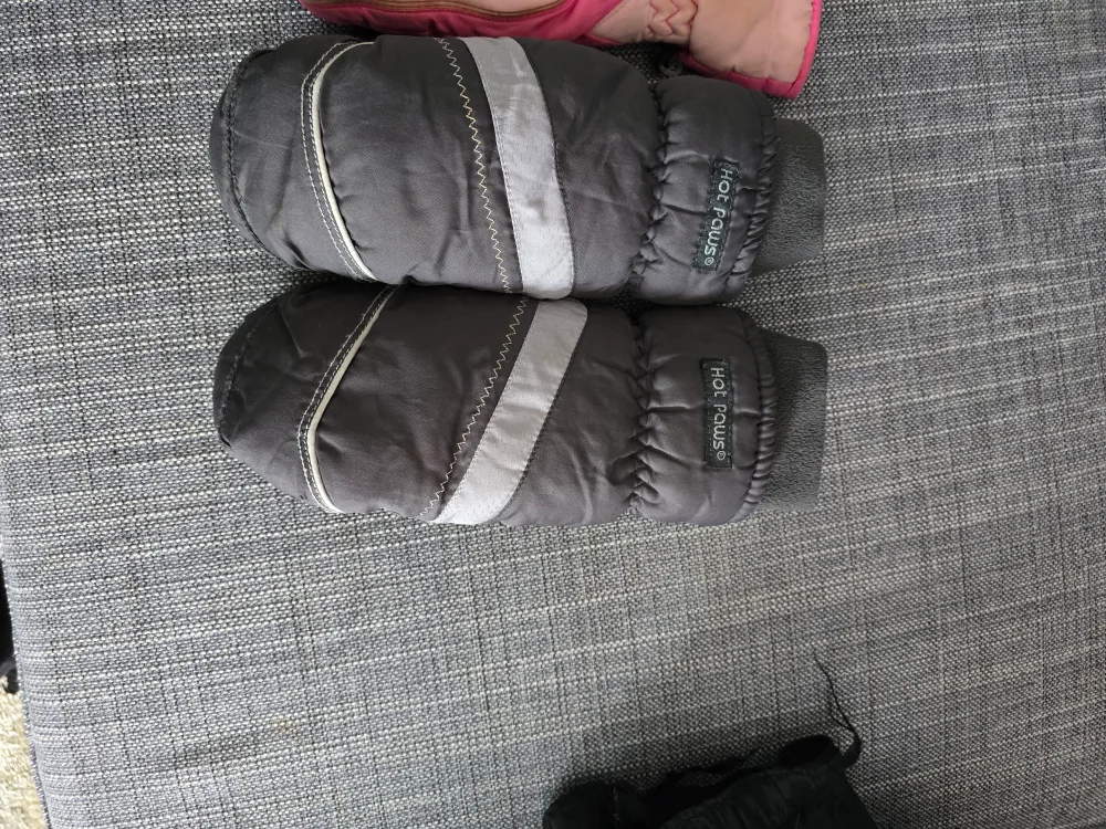 kids 10-12 years Hot Paws Winter Gloves image indicator(2)